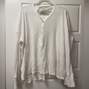 Aerie white waffle long sleeve, Thumb holes &functional buttons. Worn 1x. Size L